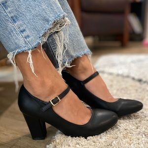 Black Vegan Leather Chunky Heel Round Toe Retro Mary Jane Pumps
